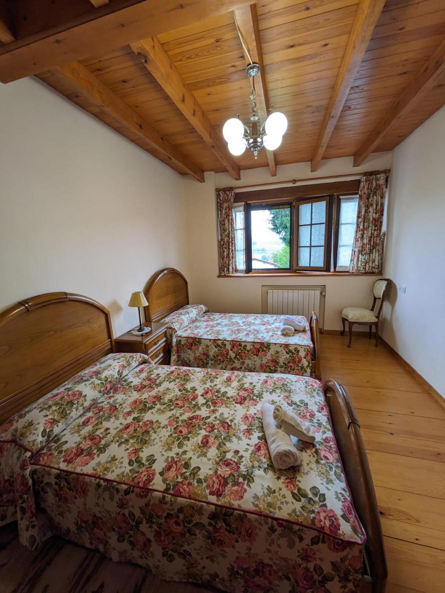 Casa Luisa Biedes, Pilona Villa Infiesto Dış mekan fotoğraf