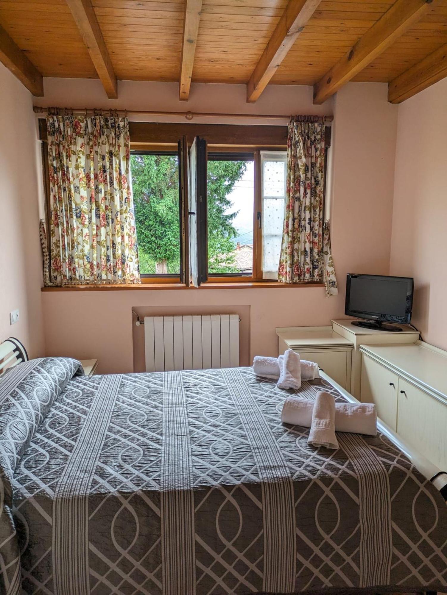 Casa Luisa Biedes, Pilona Villa Infiesto Dış mekan fotoğraf